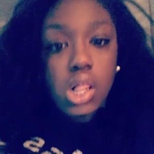 Meet your Posher, Antonia